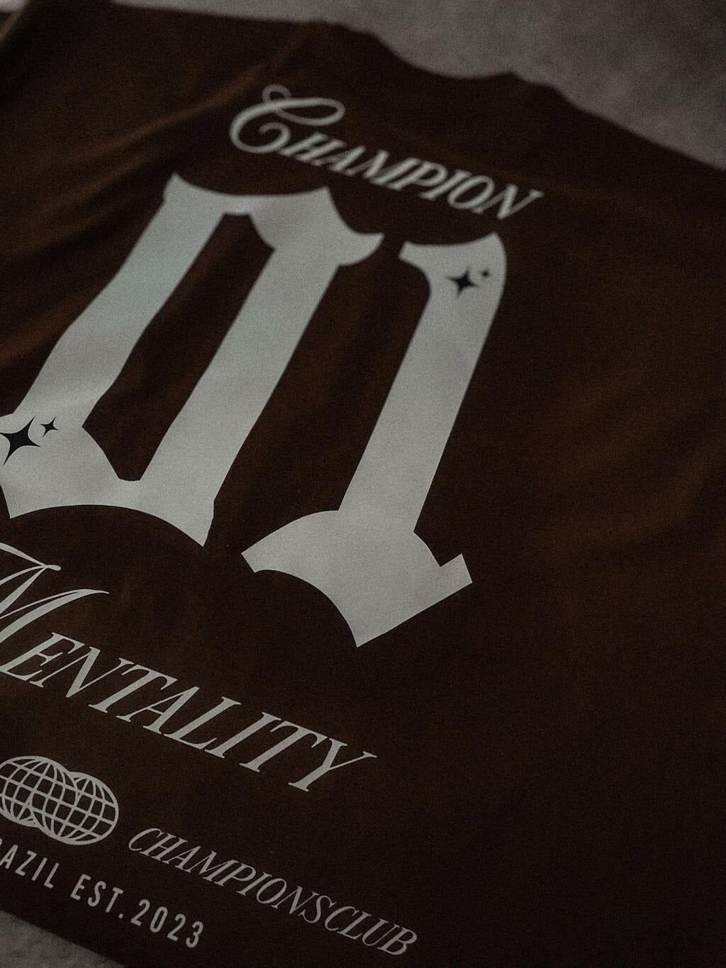 Camiseta Oversized Champion 01 Marrom