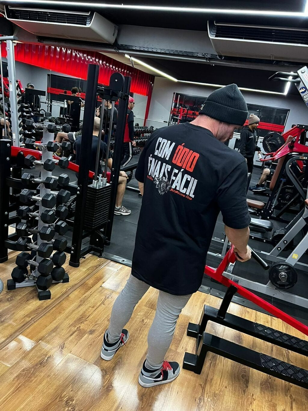Camiseta Oversized Com Ódio é Mais Fácil